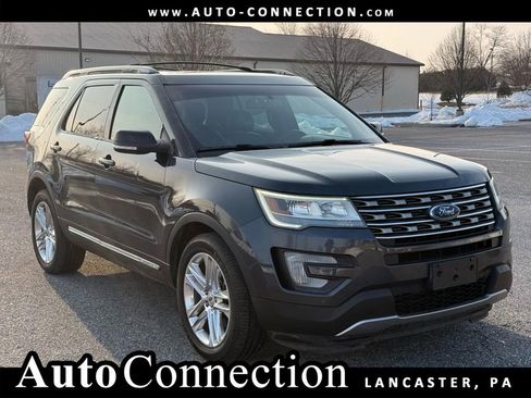 Used 2017 Ford Explorer XLT w/ Equipment Group 202A image 1