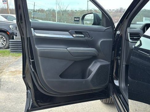 Used 2025 GMC Terrain Elevation AWD/4WD image 12