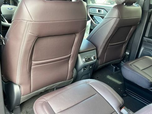 New 2026 Ford Explorer Platinum w/ LUX Leather Package AWD/4WD image 36