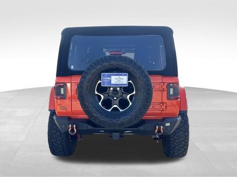 Used 2023 Jeep Wrangler Unlimited Rubicon w/ Cold Weather Group AWD/4WD image 4
