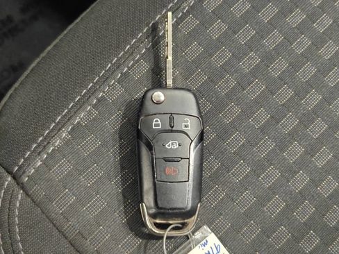 Used 2022 Ford Transit Connect XLT FWD image 11