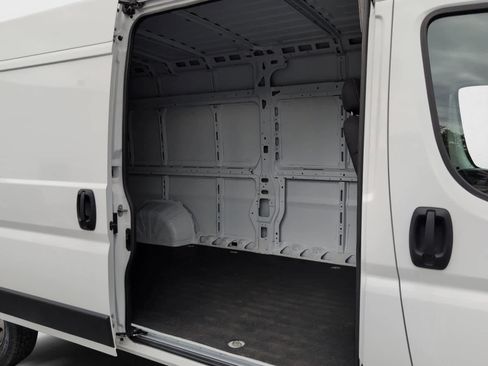 Used 2023 RAM ProMaster 3500 w/ Convenience Group image 19