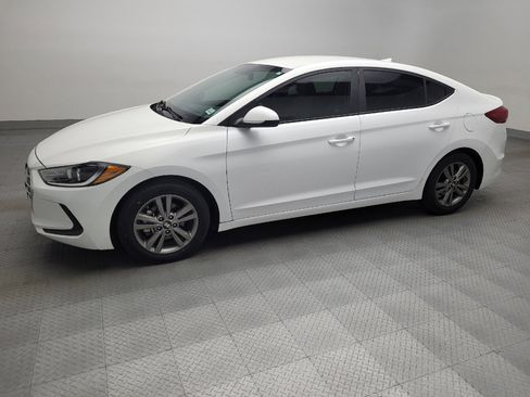 Used 2018 Hyundai Elantra SEL w/ Cargo Package FWD image 2