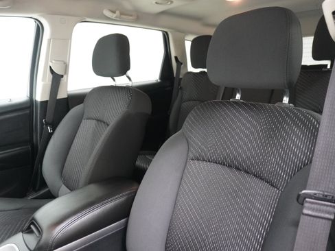 Used 2018 Dodge Journey SE w/ Popular Equipment Group FWD image 11