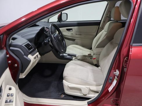 Used 2013 Subaru Crosstrek 2.0i Premium AWD/4WD image 9