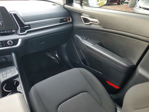 Certified 2025 Kia Sportage LX image 15