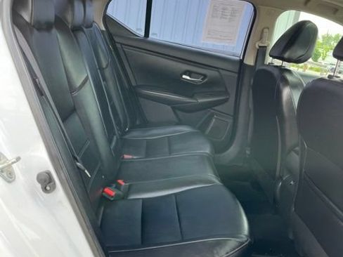 Used 2022 Nissan Sentra SR w/ SR Premium Package FWD image 35