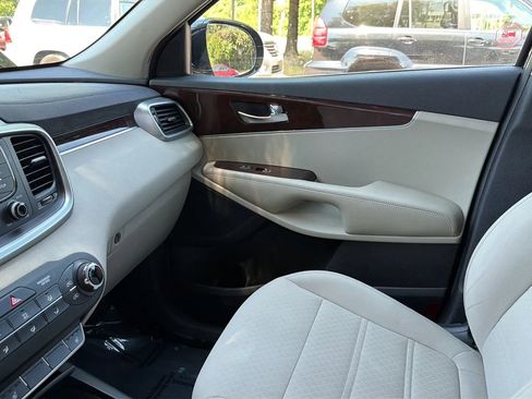 Used 2016 Kia Sorento FWD w/ LX Convenience Package image 29