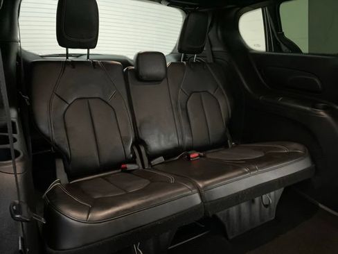 Used 2025 Chrysler Pacifica Select FWD image 69