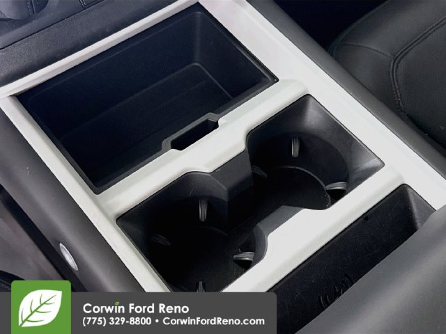 Used 2025 Land Rover Defender 110 X-Dynamic SE AWD/4WD image 19