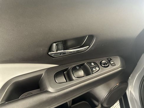 Used 2023 Nissan Kicks SR w/ SR Premium Package FWD image 13