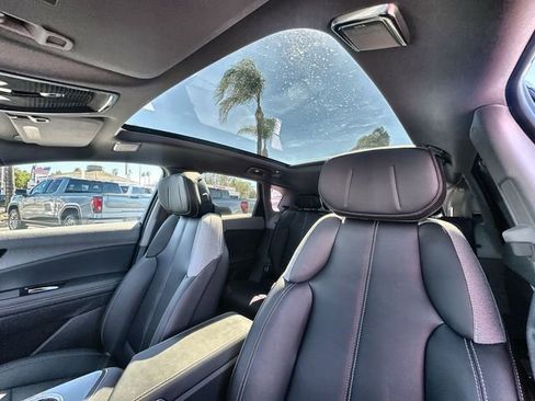 New 2025 Cadillac Optiq Luxury 1 image 19