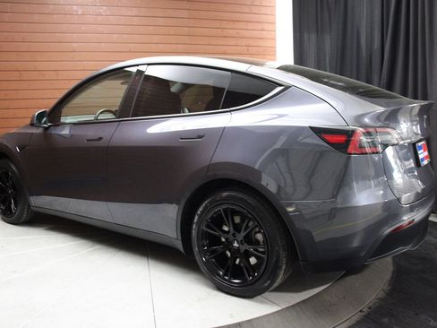 Used 2023 Tesla Model Y Long Range image 12