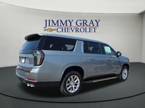 New 2026 Chevrolet Suburban Premier image 5