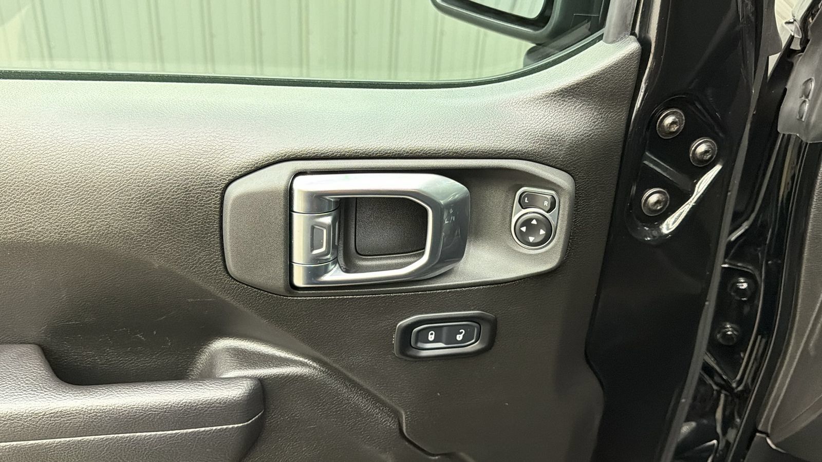 Used 2025 Jeep Wrangler Unlimited Sport AWD/4WD image 31