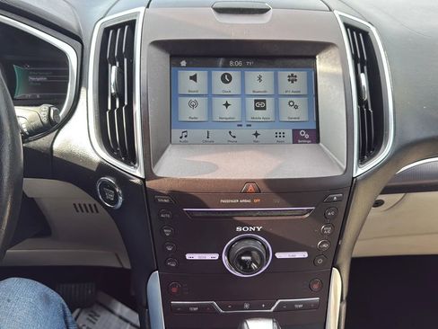 Used 2016 Ford Edge Titanium w/ Technology Package image 18