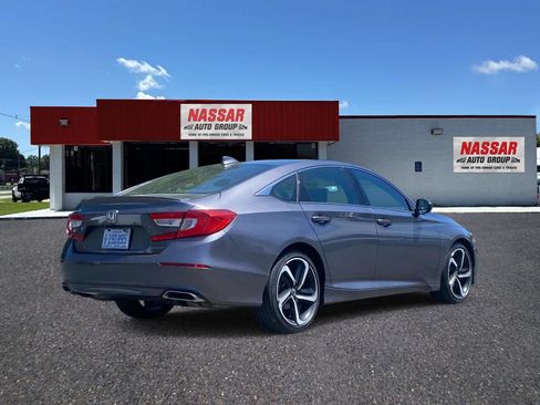 Used 2018 Honda Accord Sport image 4
