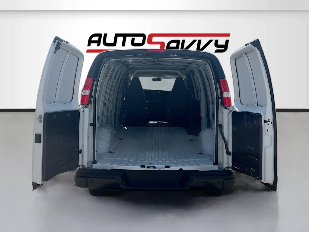 Used 2025 GMC Savana 3500 Extended RWD image 22