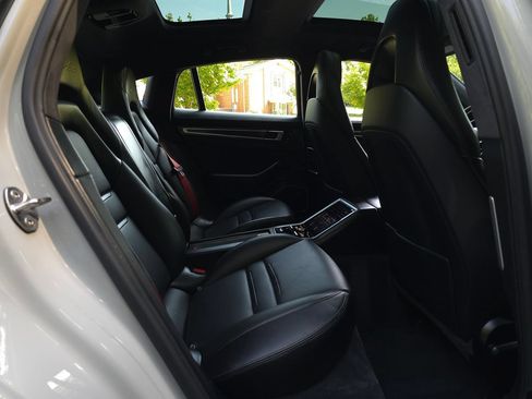 Used 2018 Porsche Panamera Turbo w/ Sport Package AWD/4WD image 22