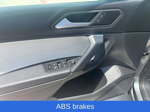 Used 2019 Volkswagen Tiguan SE FWD image 8
