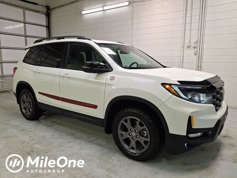 Certified 2024 Honda Passport TrailSport image 1