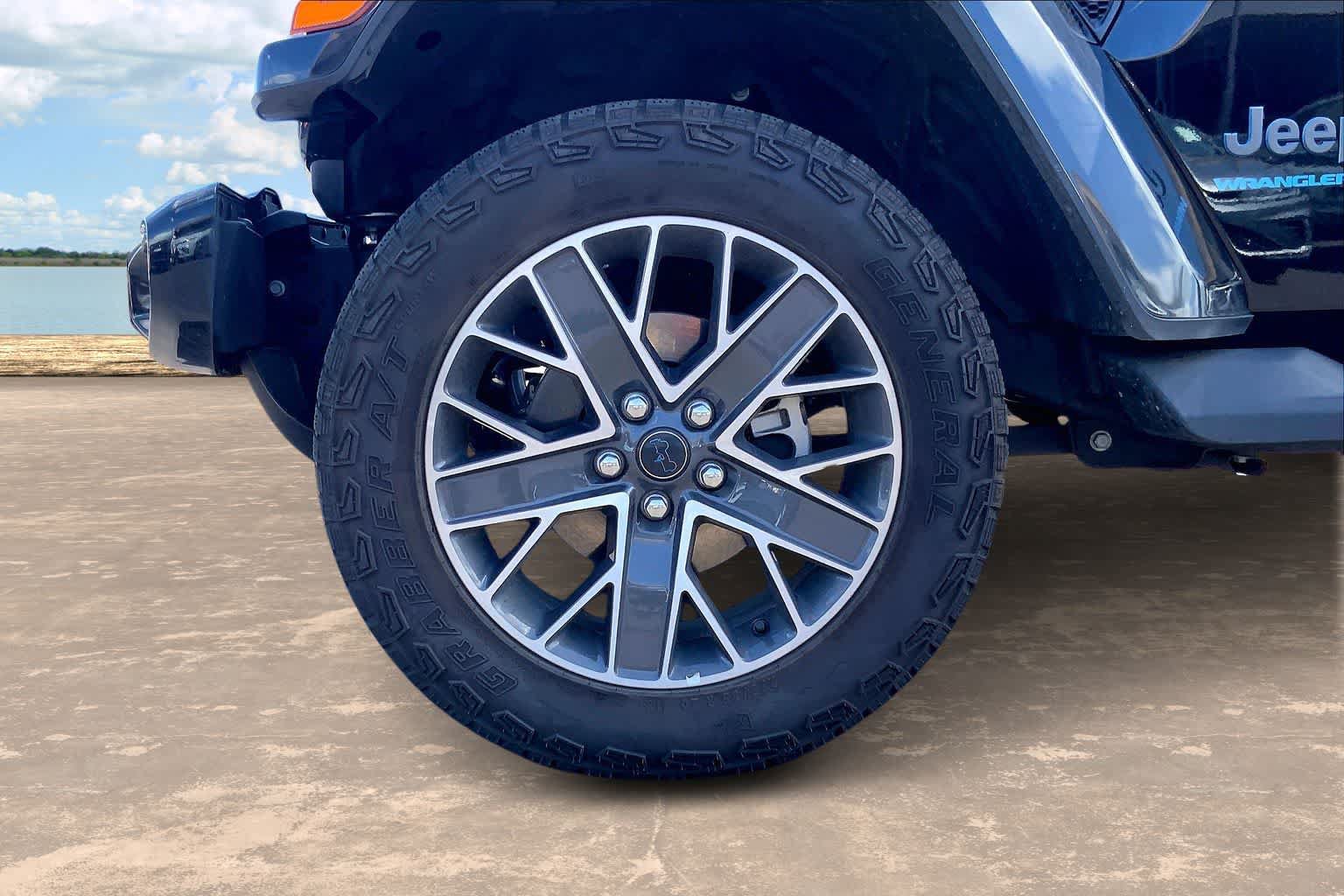 Used 2024 Jeep Wrangler High Altitude AWD/4WD image 8
