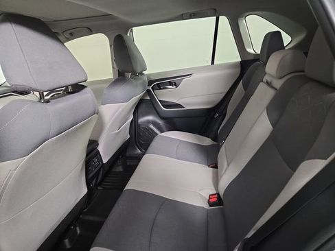 Used 2021 Toyota RAV4 XLE image 15