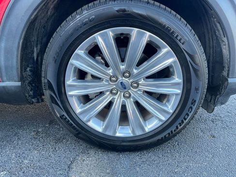 Used 2020 Ford Explorer Limited image 33