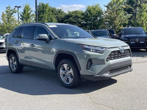Used 2023 Toyota RAV4 XLE AWD/4WD image 7