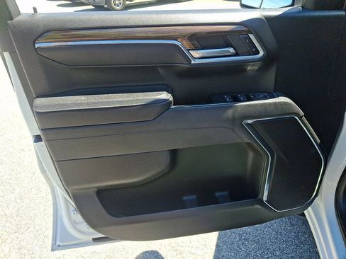 Used 2025 Chevrolet Silverado 1500 LT AWD/4WD image 12
