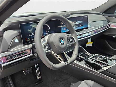 Used 2025 BMW 740i RWD image 3