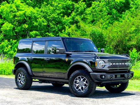 Used 2025 Ford Bronco Badlands AWD/4WD image 2
