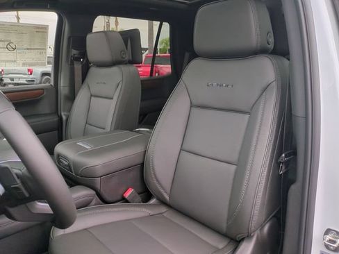 New 2026 GMC Yukon Denali w/ Denali Reserve Package AWD/4WD image 20