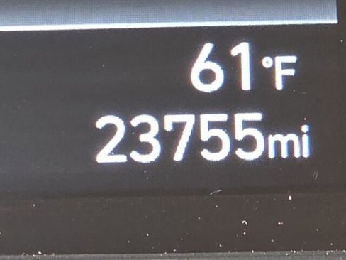 Used 2024 Hyundai Venue SEL image 26