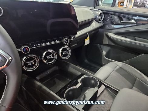New 2025 Chevrolet Blazer EV LT AWD/4WD image 10