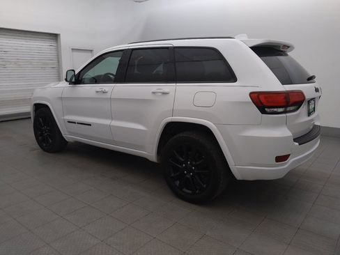 Used 2019 Jeep Grand Cherokee Altitude RWD image 3