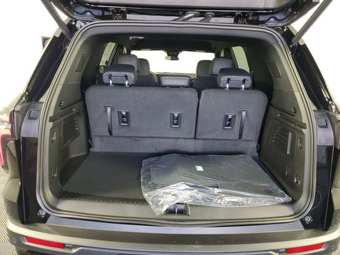 New 2026 Chevrolet Traverse LT w/ Midnight/Sport Edition FWD image 32
