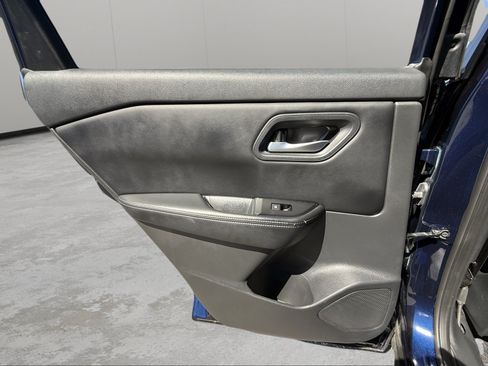 Used 2025 Nissan Rogue SV FWD image 29