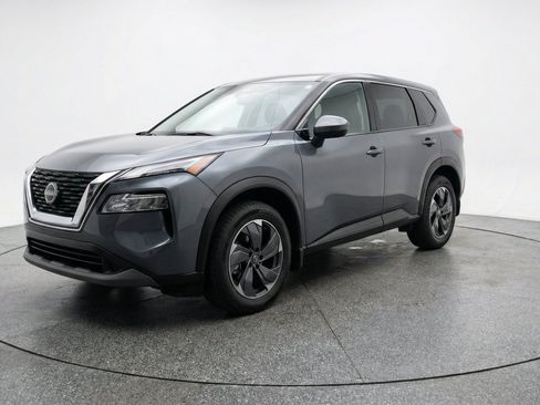 Used 2025 Nissan Rogue SV AWD/4WD image 3