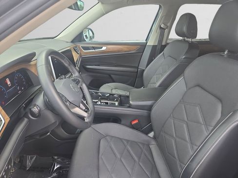 Used 2024 Volkswagen Atlas SE image 10