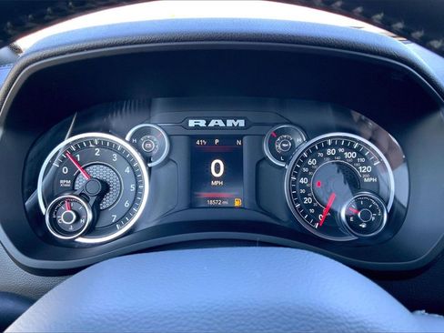 Used 2024 RAM 2500 Big Horn w/ Bed Utility Group image 15