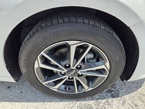 Used 2024 Kia Forte LXS w/ LXS Technology Package FWD image 17