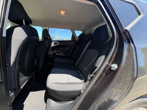 Used 2025 Kia Soul LX w/ LX Technology Package FWD image 23