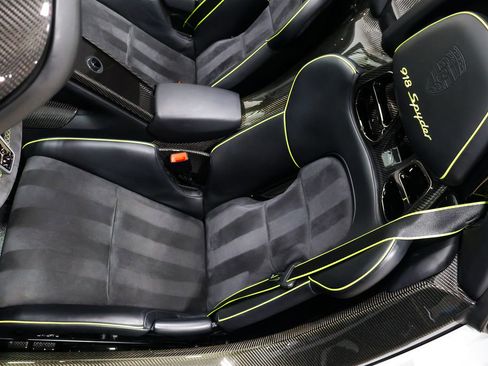 Used 2015 Porsche 918 Spyder image 49