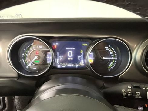 Used 2023 Jeep Wrangler Unlimited w/ Cold Weather Group AWD/4WD image 17