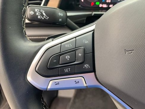 Used 2025 Volkswagen Atlas SE FWD image 27