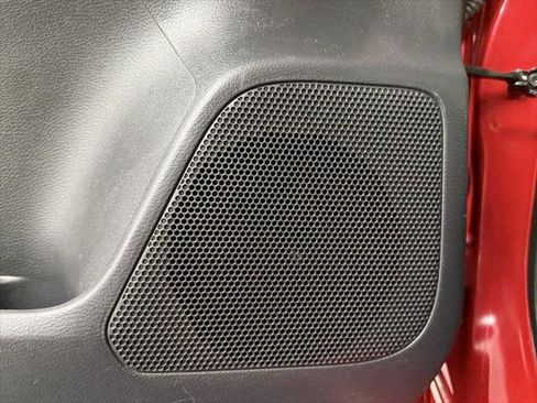 Certified 2022 Toyota Tacoma SR image 33