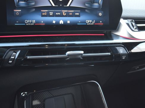 Used 2026 BMW X2 xDrive28i w/ Technology Package image 23