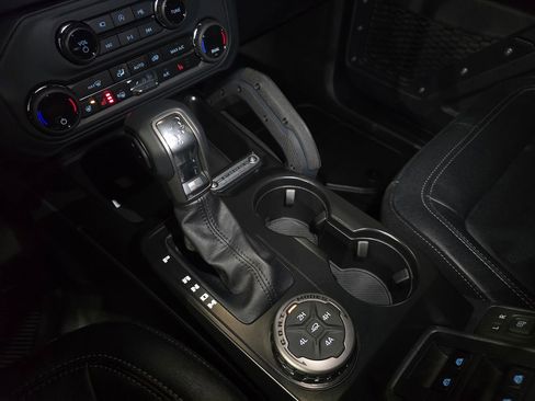 New 2025 Ford Bronco Badlands image 30