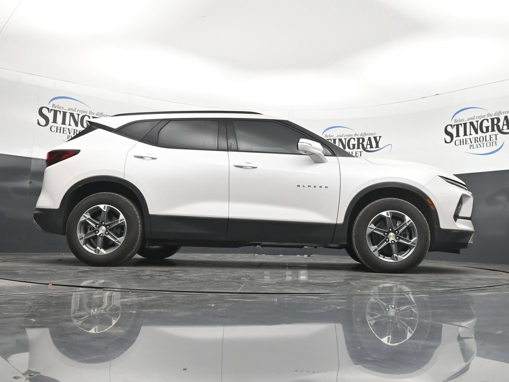 Used 2025 Chevrolet Blazer LT w/ Sound & Technology Package FWD image 33